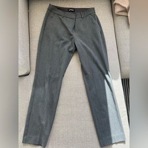 Express Women’s Trousers - Size: 4 Regular, Ankle Cut, Mid Rise